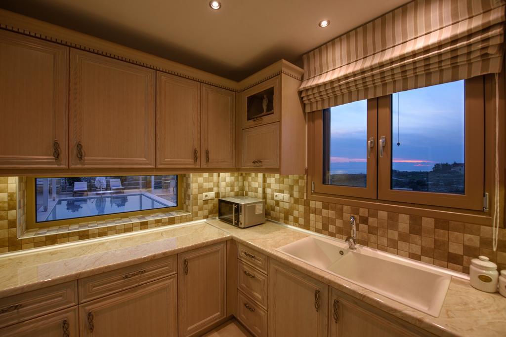 Golden Sky Villa Камиларион Экстерьер фото